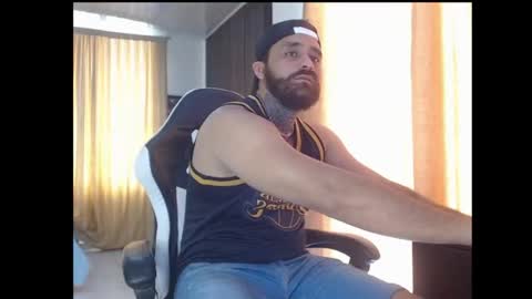 aronmiller online show from November 6, 2025, 5:25 pm