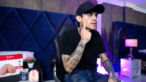 Snapshot of aronmuller_ chatting on September 16, 2025, 5:19 am aronmuller_ online show from September 16, 2025, 5:19 am