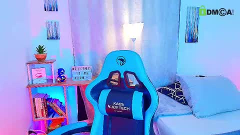 Snapshot of arontroy_wi chatting on October 9, 2025, 12:03 pm noah and ivy online show from October 9, 2025, 12:03 pm