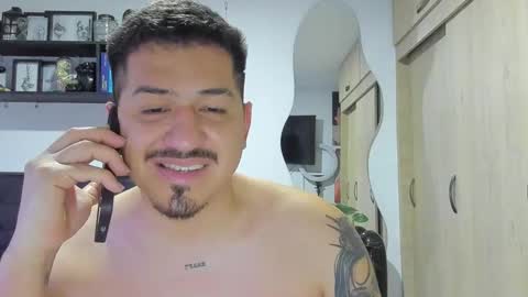 ARON  Independent model  online show from December 4, 2025, 2:32 am