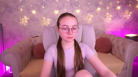 arrinawair online show from March 4, 2026, 7:14 am