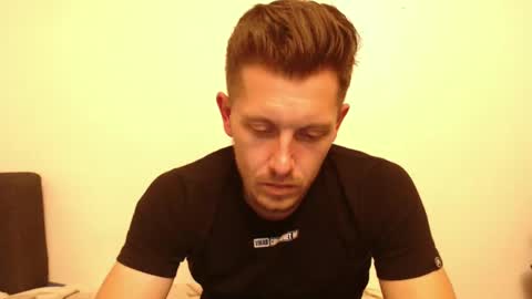 arromwilliam90 online show from December 9, 2024, 5:30 pm