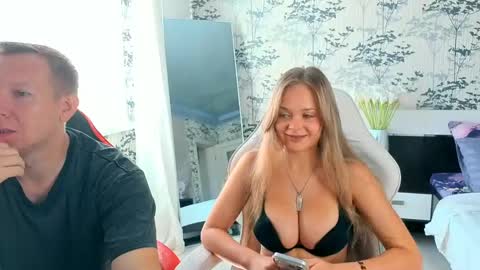 Snapshot of art_cam_ chatting on May 14, 2026, 7:59 am art_cam_ online show from May 14, 2026, 7:59 am