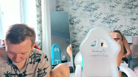 Snapshot of art_cam_ chatting on May 26, 2026, 7:37 am art_cam_ online show from May 26, 2026, 7:37 am