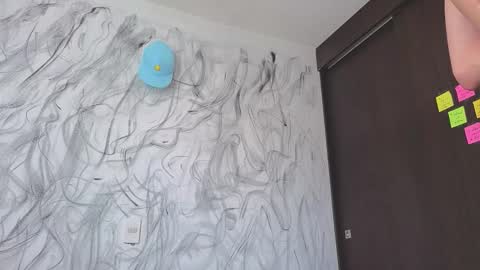   online show from December 22, 2025, 1:19 pm