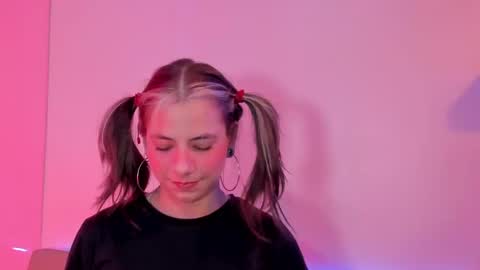 artemisablake online show from December 20, 2024, 12:19 am