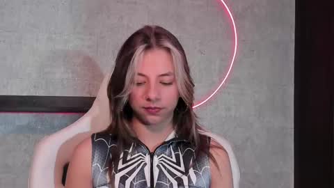 artemisablake online show from February 14, 2025, 4:41 pm