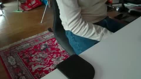 Snapshot of artesian99 chatting on November 8, 2025, 9:09 am artesian99 online show from November 8, 2025, 9:09 am