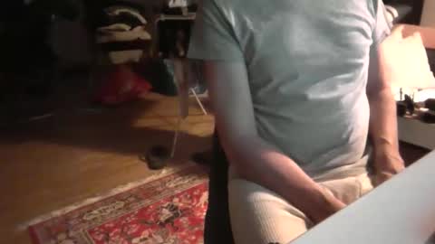 Snapshot of artesian99 chatting on December 17, 2025, 6:03 pm artesian99 online show from December 17, 2025, 6:03 pm