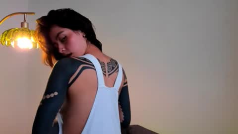 Linda  independent model artgeea online show from December 19, 2025, 3:52 pm