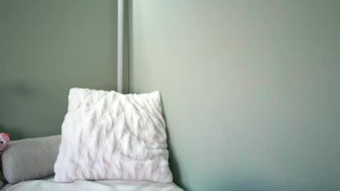 Ms Paradise online show from December 10, 2024, 9:00 pm