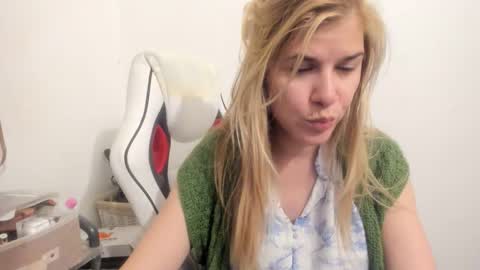 MIA online show from October 7, 2025, 8:50 pm