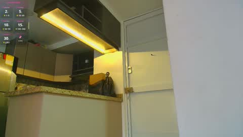 Im juli online show from February 18, 2026, 9:33 pm