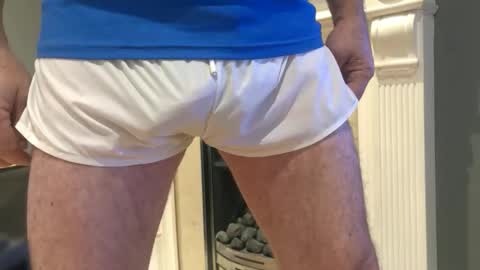 artybee online show from October 19, 2025, 10:27 am