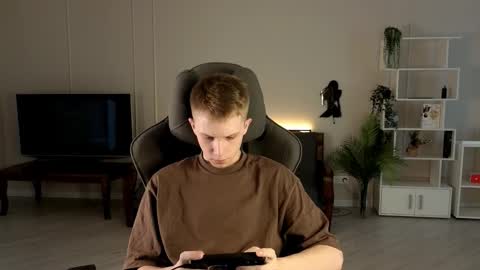 Archie online show from September 18, 2025, 8:05 am