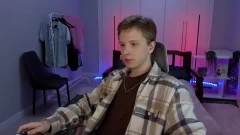 Archie online show from December 4, 2025, 2:54 am