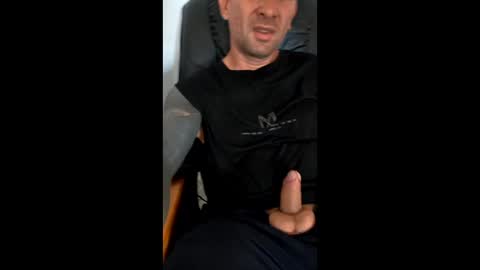 Snapshot of arunboy81 chatting on April 30, 2026, 9:04 am Lucash413 online show from April 30, 2026, 9:04 am