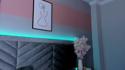 ARY THOMPSON online show from December 10, 2024, 11:30 pm