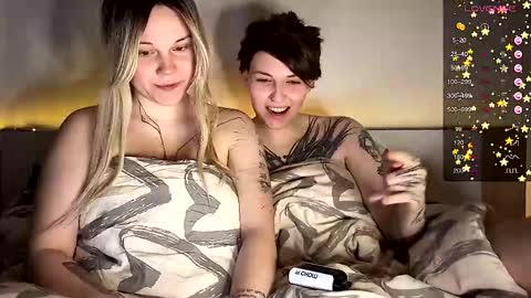 Arya brunett and Cassie blond online show from December 10, 2024, 3:55 pm