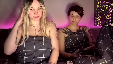 Arya brunett and Cassie blond online show from December 26, 2024, 5:15 am