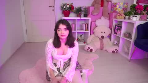 Aria online show from September 29, 2025, 7:02 am