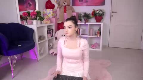 Aria online show from October 1, 2025, 9:37 am