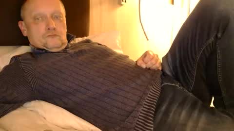 aryton_67 online show from December 5, 2024, 6:33 pm