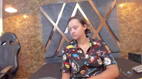 AsamiHattori  online show from October 6, 2025, 11:18 am