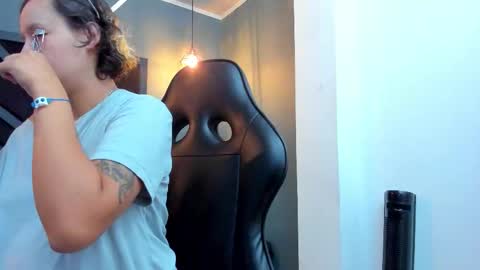 AsamiHattori  online show from October 17, 2025, 5:48 pm