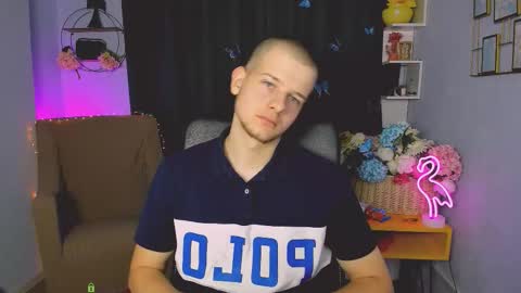 Snapshot of ash_raven_ chatting on September 14, 2025, 12:15 pm ash_raven_ online show from September 14, 2025, 12:15 pm