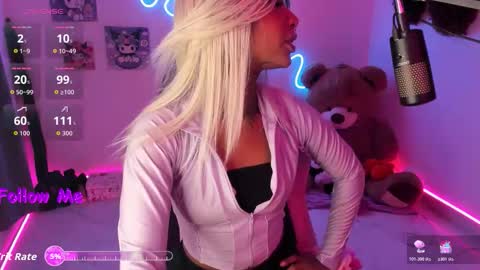 AshantiINDEPENDENT MODEL online show from November 11, 2025, 11:27 pm