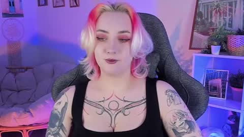 Snapshot of asheluck chatting on February 28, 2025, 2:20 am AshleyAshe online show from February 28, 2025, 2:20 am