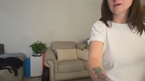 Snapshot of ashelynngrey1986 chatting on January 21, 2025, 11:13 am Ashelynn Grey online show from January 21, 2025, 11:13 am