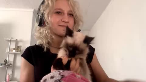 July online show from November 28, 2025, 7:00 am