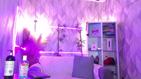 Ashey online show from January 27, 2025, 10:27 am