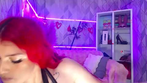 Ashey online show from November 9, 2025, 11:08 am