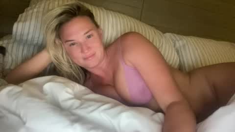 ashlarising online show from November 4, 2025, 4:33 am