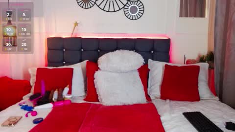 ashley  online show from October 26, 2025, 12:22 pm