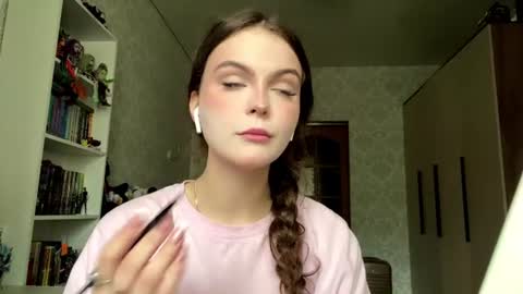 Snapshot of ashleighgittinger chatting on July 6, 2026, 7:38 am Eva online show from July 6, 2026, 7:38 am