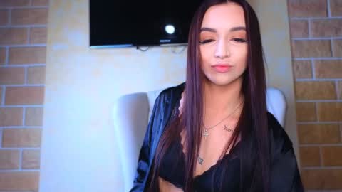 veronika online show from December 3, 2024, 9:33 am