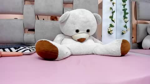 Snapshot of ashley_7777 chatting on January 25, 2025, 5:51 pm ashley_7777 online show from January 25, 2025, 5:51 pm