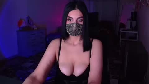   Yasmina   online show from December 9, 2024, 7:17 am