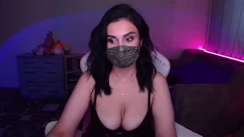   Yasmina   online show from February 22, 2025, 8:50 am