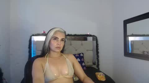 ashley__tylor online show from December 21, 2024, 8:18 am
