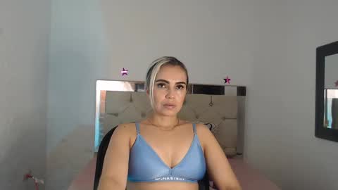 ashley__tylor online show from February 26, 2025, 2:48 am