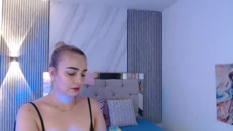ashley__tylor online show from April 15, 2026, 3:02 am