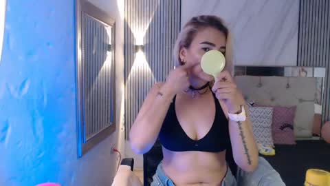 ashley__tylor online show from May 13, 2026, 4:15 pm