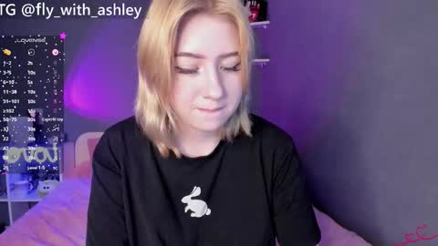 ashley_fly online show from September 21, 2025, 6:04 am