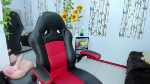 ashley_katee online show from September 16, 2025, 2:01 am