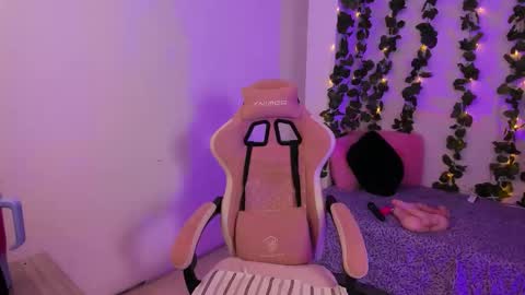 ashley online show from December 3, 2025, 3:03 am